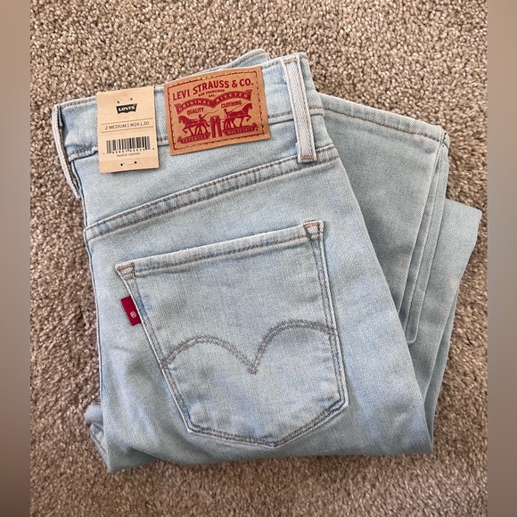 NWT LEVI 311 Shaping Jeans! Size 2 W26 L30! - Picture 4 of 9